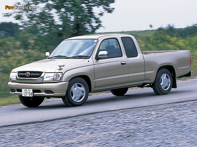 Toyota Hilux Xtra Cab JP-spec 2001–05 images (640 x 480)