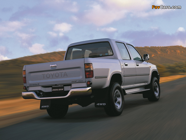 Toyota Hilux 3.0 KZ-TE Double Cab 4WD BR-spec 2001–05 images (640 x 480)