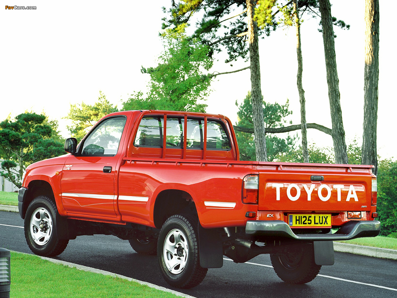 Toyota Hilux Regular Cab UK-spec 2001–05 pictures (1280 x 960)