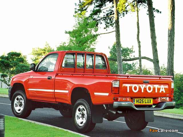Toyota Hilux Regular Cab UK-spec 2001–05 pictures (640 x 480)
