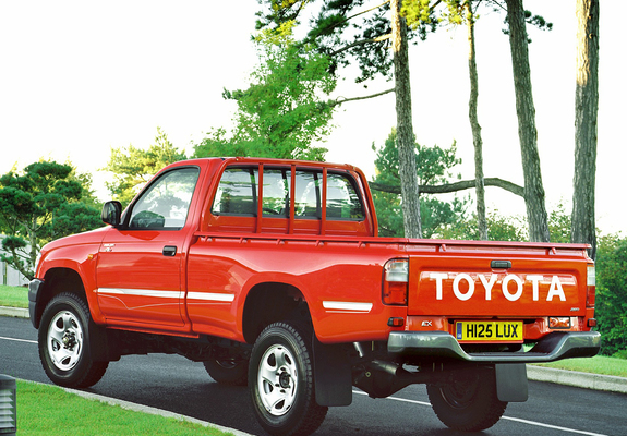 Toyota Hilux Regular Cab UK-spec 2001–05 pictures