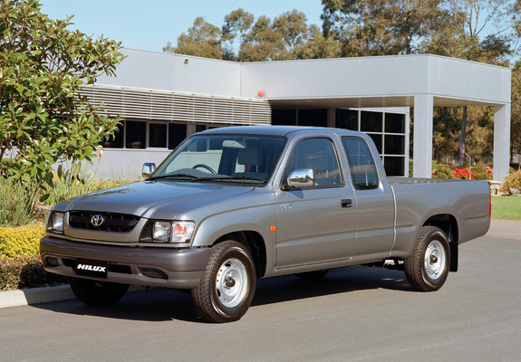 Toyota Hilux Xtra Cab AU-spec 2001–05 pictures