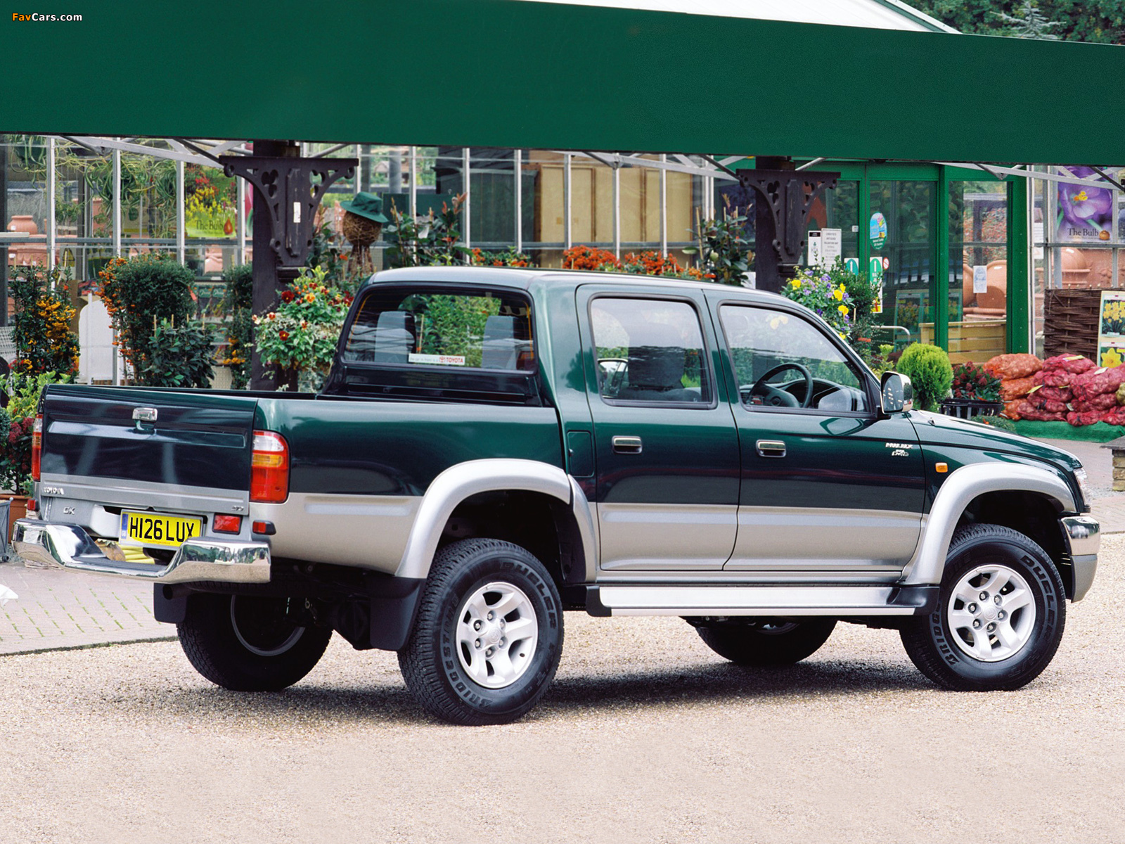 Toyota Hilux Double Cab UK-spec 2001–05 pictures (1600 x 1200)