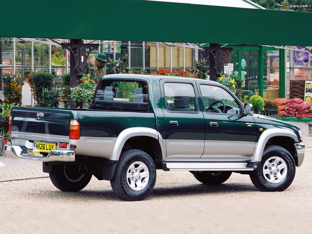 Toyota Hilux Double Cab UK-spec 2001–05 pictures (1280 x 960)