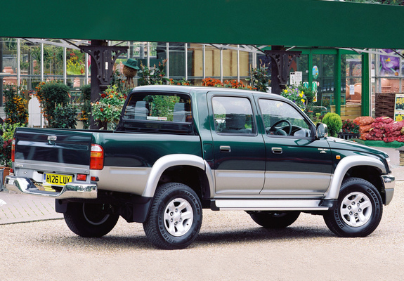 Toyota Hilux Double Cab UK-spec 2001–05 pictures