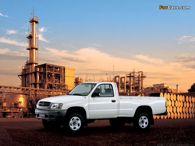 Toyota Hilux Regular Cab 2001–05 wallpapers (640 x 480)