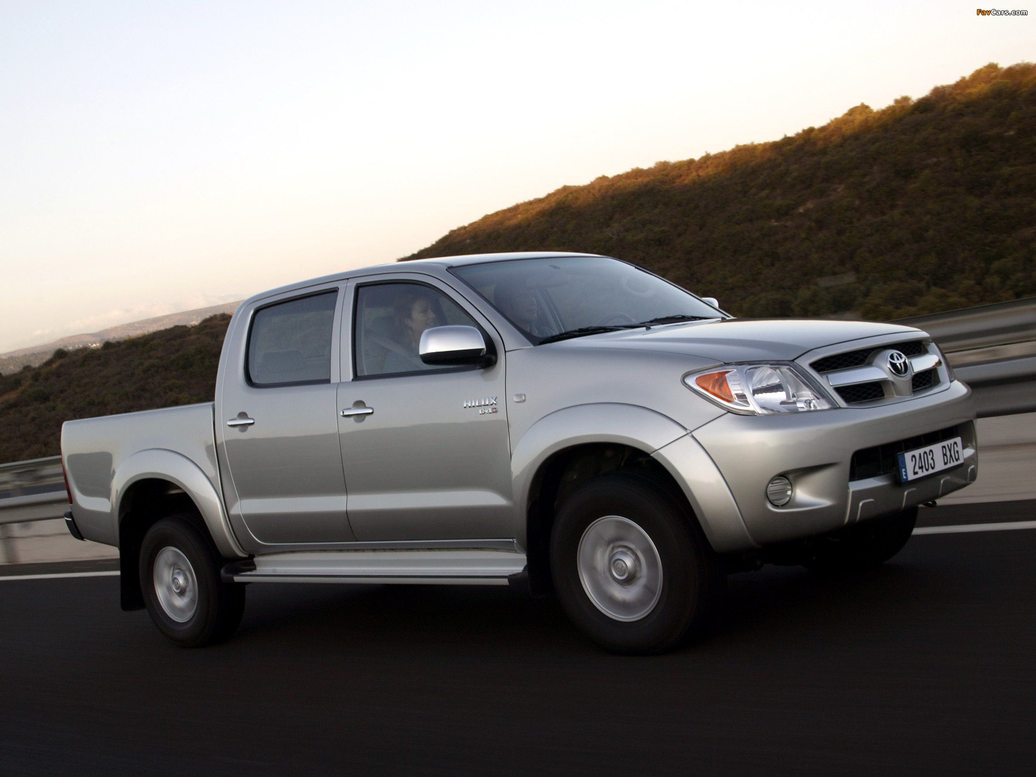 Toyota Hilux Double Cab 2005–08 images (2048 x 1536)