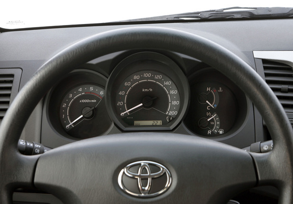 Toyota Hilux Double Cab 2005–08 images