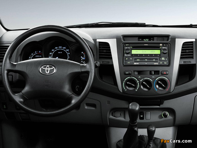 Toyota Hilux Regular Cab 2005–08 photos (640 x 480)