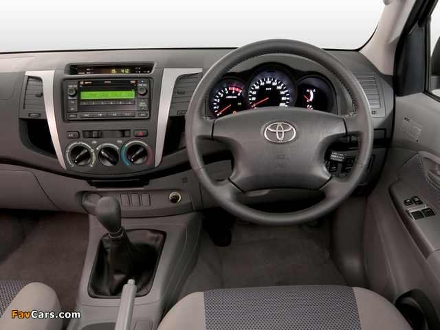 Toyota Hilux Xtra Cab AU-spec 2005–08 photos (640 x 480)