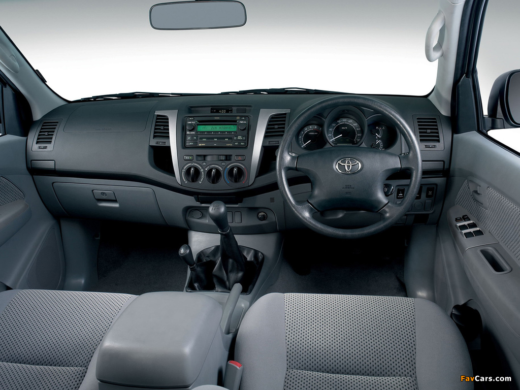 Toyota Hilux Double Cab ZA-spec 2005–08 pictures (1024 x 768)