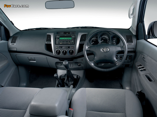 Toyota Hilux Double Cab ZA-spec 2005–08 pictures (640 x 480)