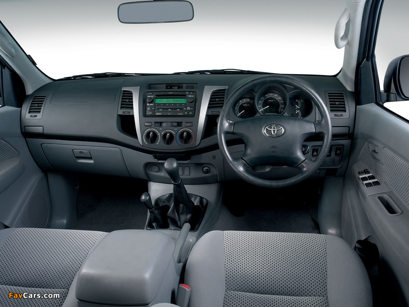 Toyota Hilux Double Cab ZA-spec 2005–08 pictures (800 x 600)
