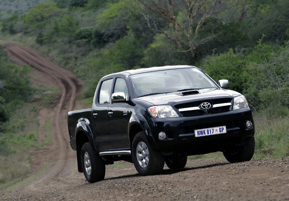 Toyota Hilux Double Cab 2005–08 wallpapers