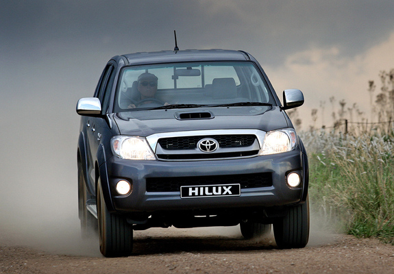 Toyota Hilux Double Cab ZA-spec 2008–11 images