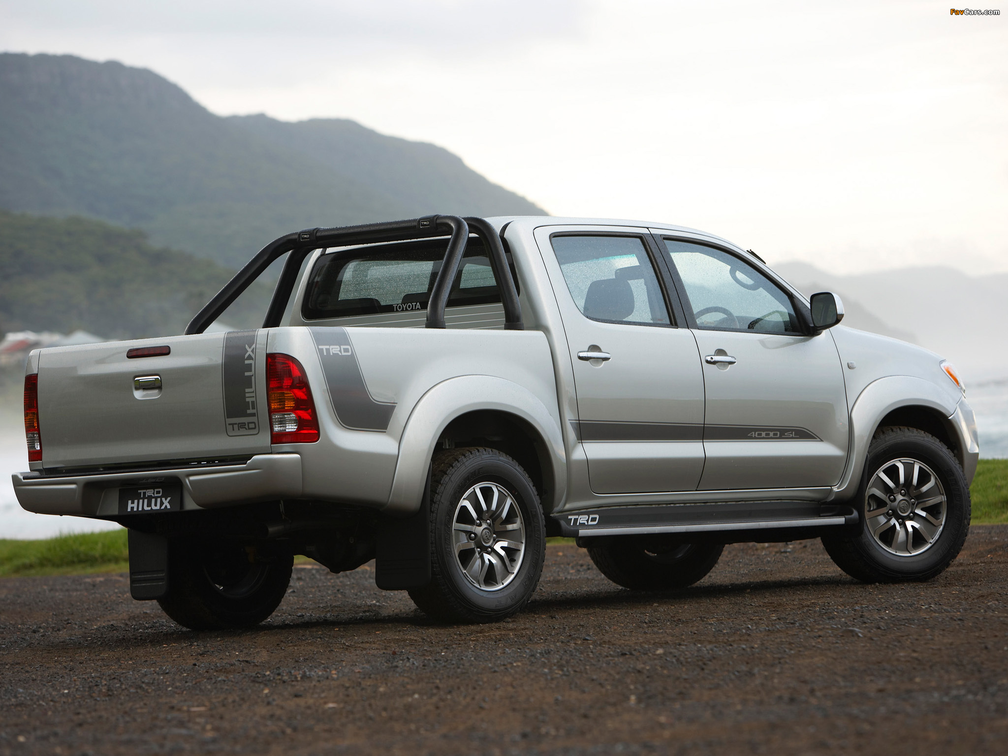 TRD Toyota Hilux 2008 wallpapers (2048 x 1536)