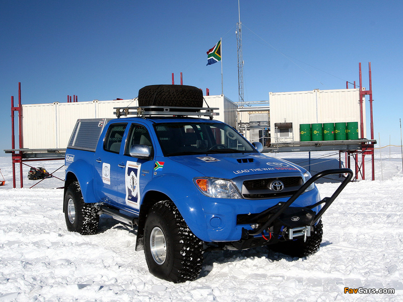 Arctic Trucks Toyota Hilux Invincible AT38 2009 photos (800 x 600)