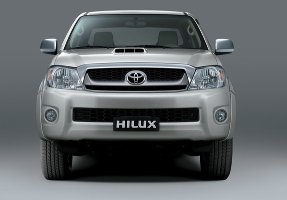 Toyota Hilux Double Cab G-Type 2010–11 pictures