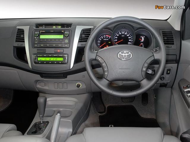 Toyota Hilux Legend 40 Double Cab 2010 wallpapers (640 x 480)