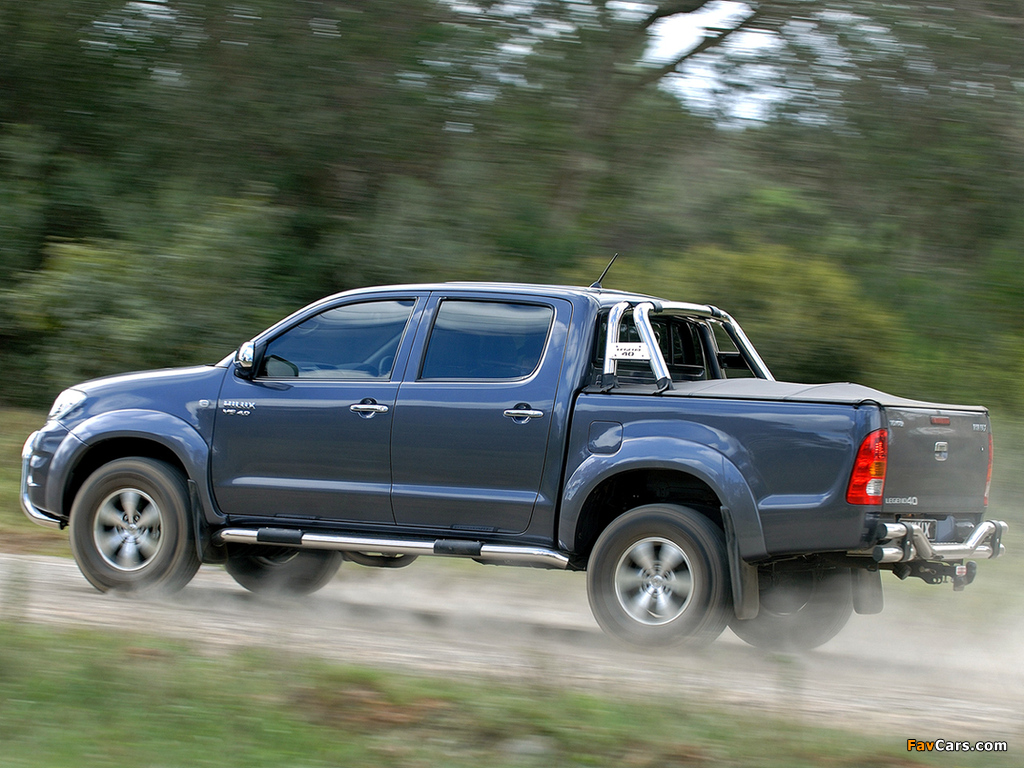 Toyota Hilux Legend 40 Double Cab 2010 wallpapers (1024 x 768)