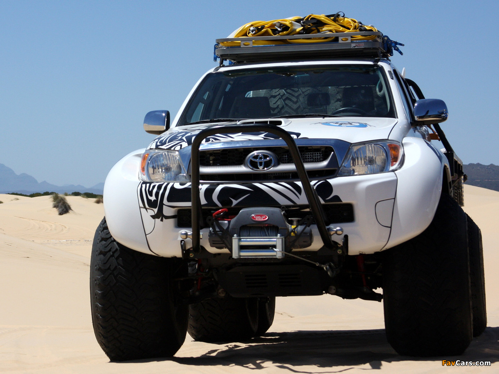 Arctic Trucks Toyota Hilux AT44 6x6 2010 wallpapers (1024 x 768)