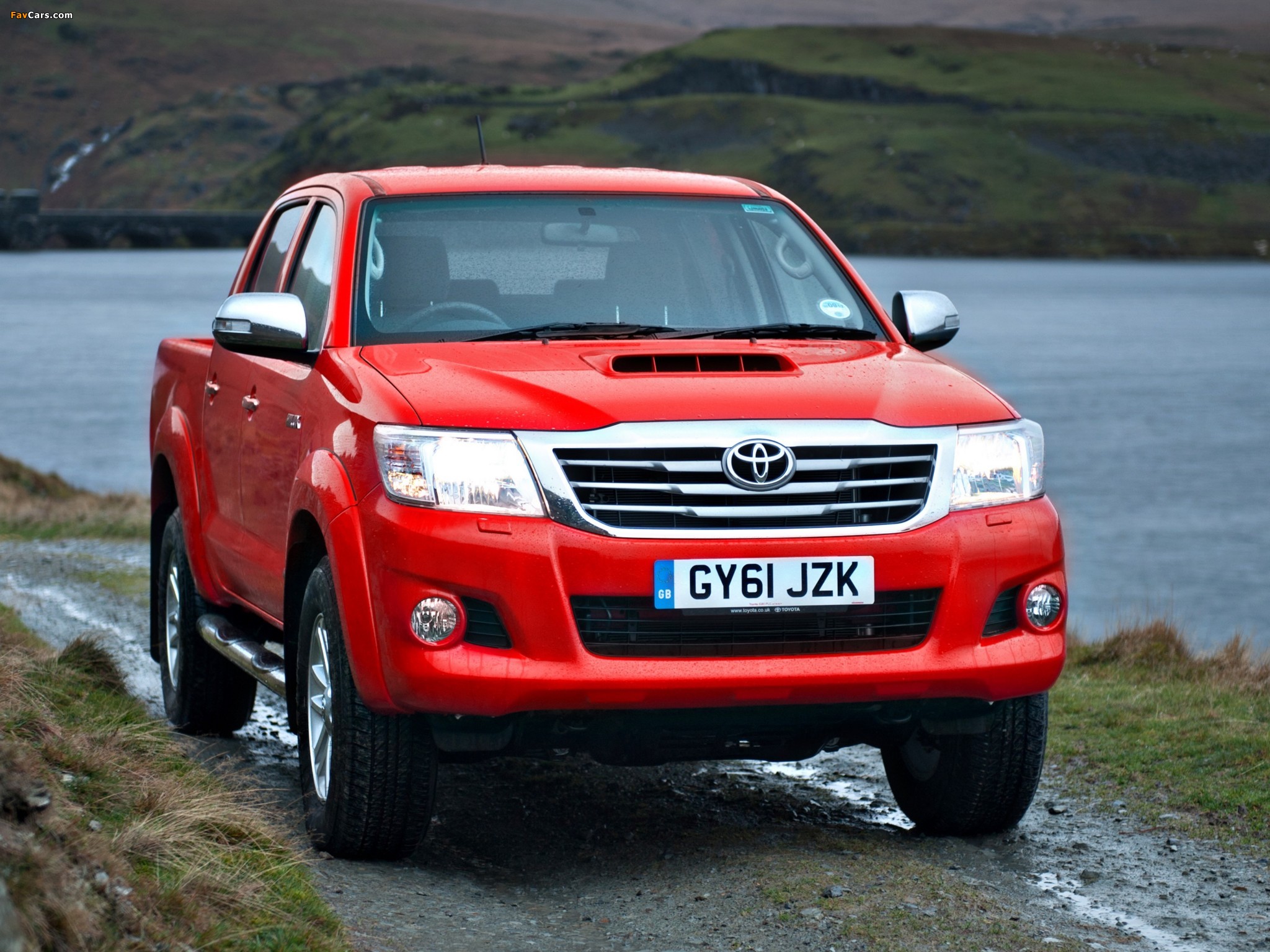 Toyota Hilux Double Cab UK-spec 2011 images (2048 x 1536)