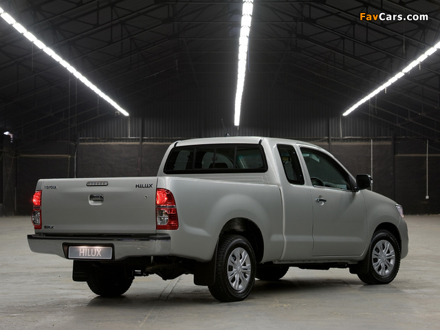 Toyota Hilux Xtra Cab ZA-spec 2011 images (640 x 480)