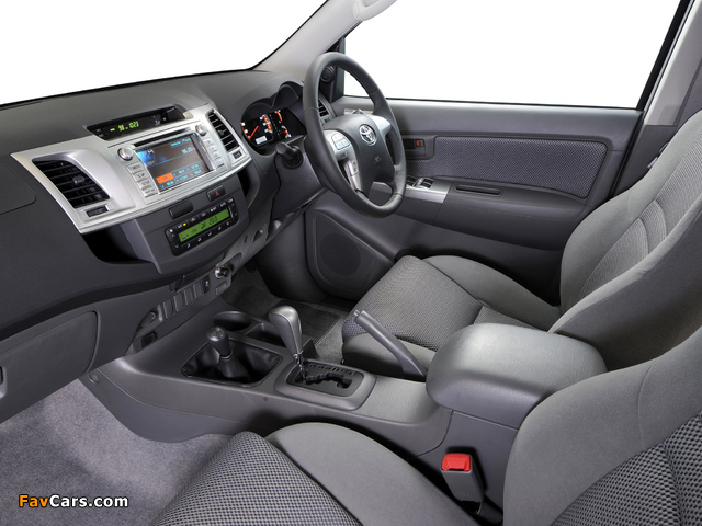 Toyota Hilux Double Cab ZA-spec 2011 images (640 x 480)