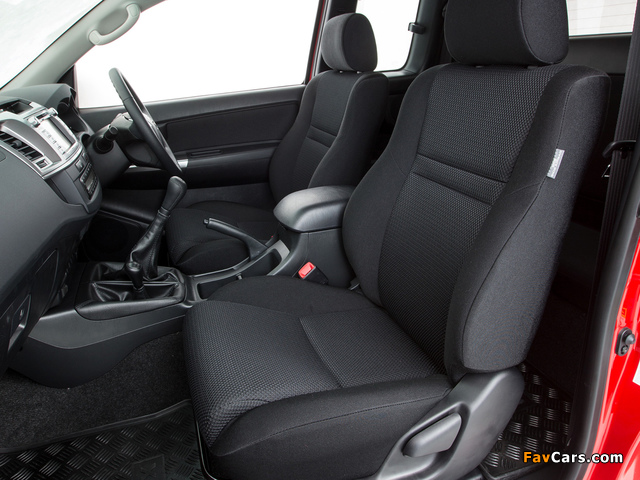 Toyota Hilux SR5 Xtra Cab 4x4 AU-spec 2011 images (640 x 480)