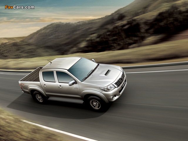 Toyota Hilux Double Cab TH-spec 2011 images (640 x 480)