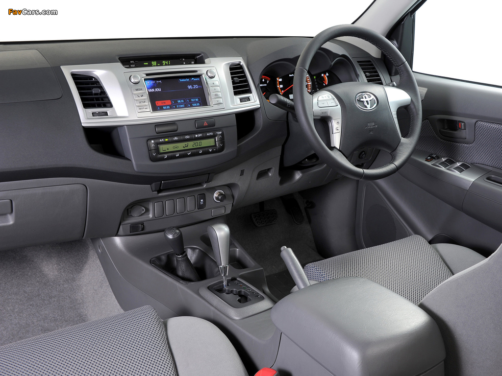 Toyota Hilux Double Cab ZA-spec 2011 pictures (1024 x 768)