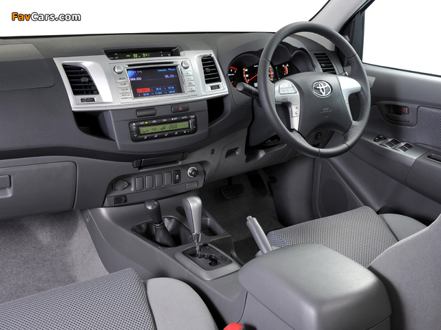 Toyota Hilux Double Cab ZA-spec 2011 pictures (640 x 480)