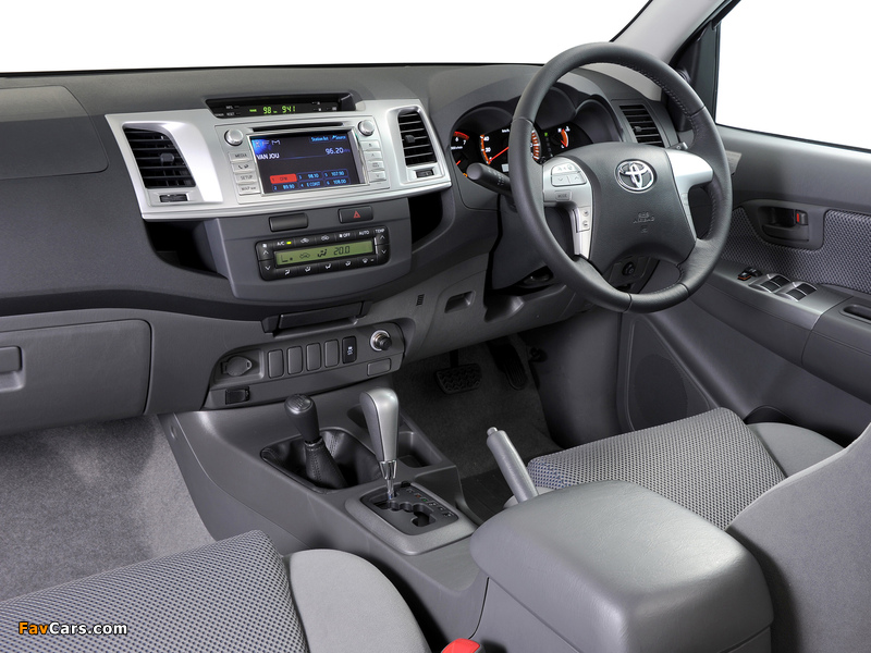 Toyota Hilux Double Cab ZA-spec 2011 pictures (800 x 600)