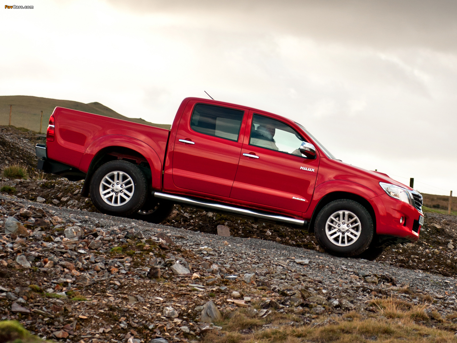 Toyota Hilux Double Cab UK-spec 2011 pictures (1600 x 1200)