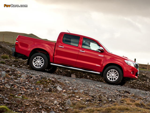 Toyota Hilux Double Cab UK-spec 2011 pictures (640 x 480)