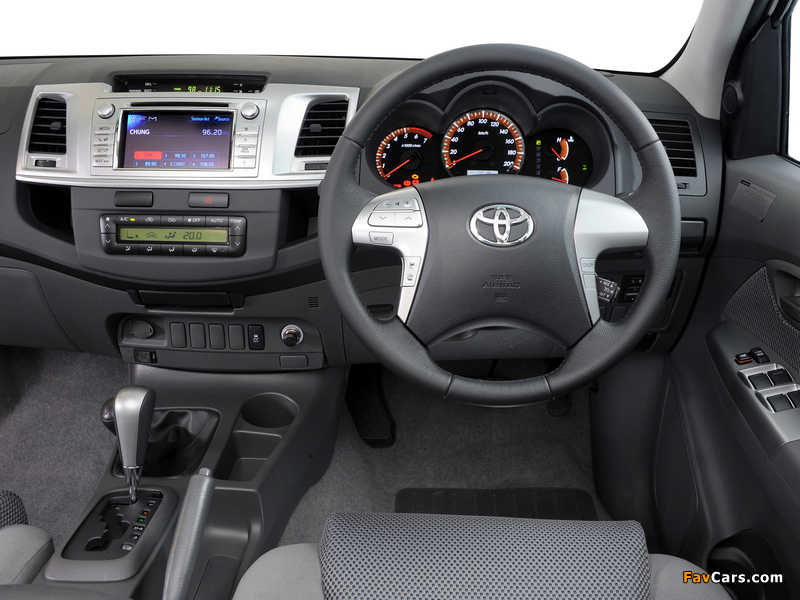 Toyota Hilux Double Cab ZA-spec 2011 pictures (800 x 600)