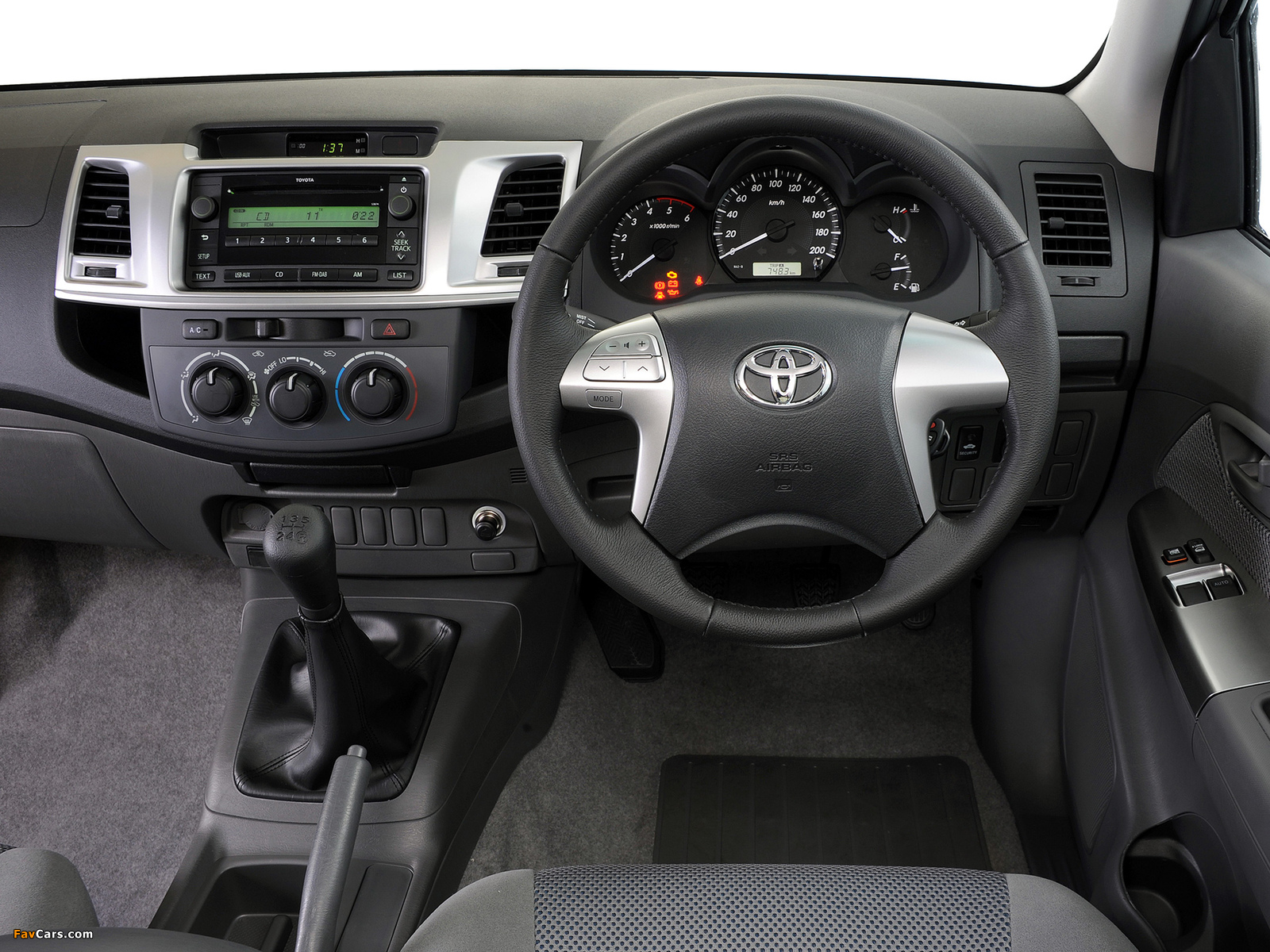 Toyota Hilux Xtra Cab ZA-spec 2011 pictures (1600 x 1200)