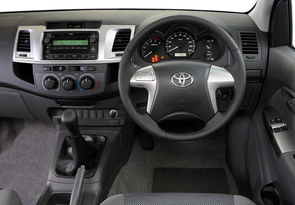 Toyota Hilux Xtra Cab ZA-spec 2011 pictures