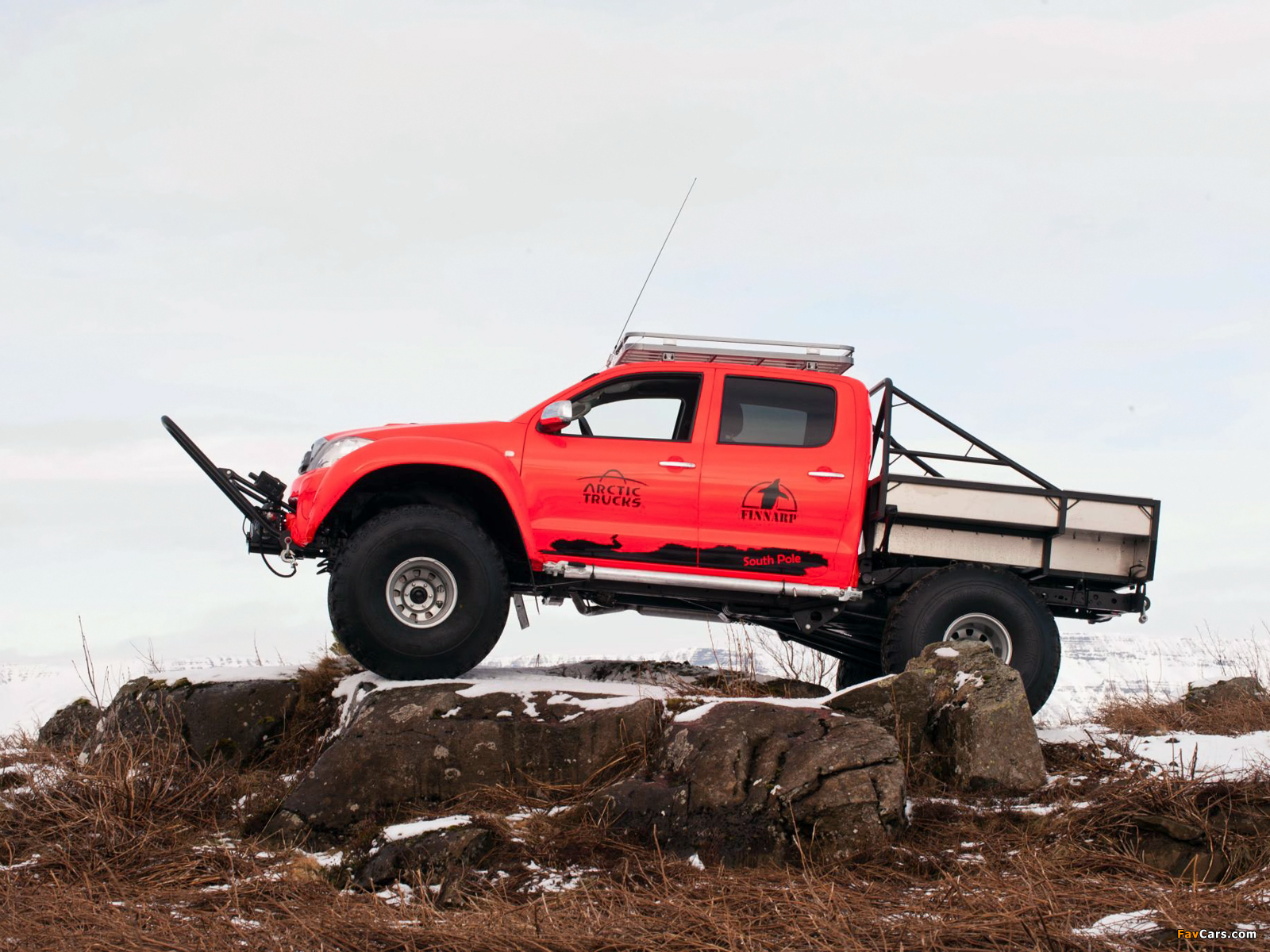 Arctic Trucks Toyota Hilux AT44 South Pole Expedition 2011 pictures (1600 x 1200)
