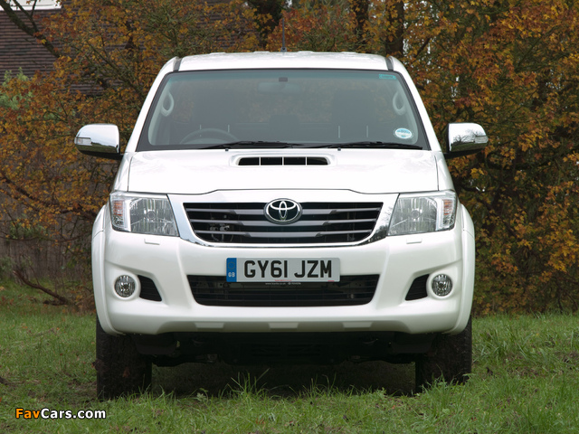 Toyota Hilux Double Cab UK-spec 2011 wallpapers (640 x 480)