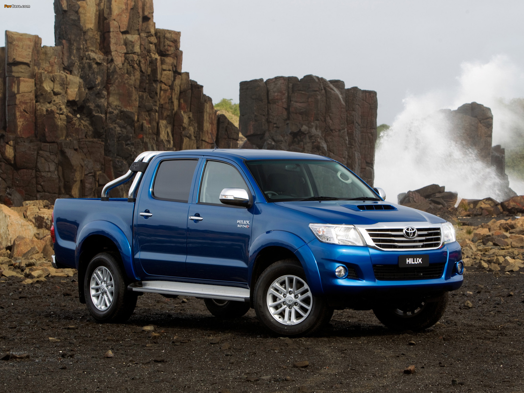 Toyota Hilux SR5 Double Cab 4x4 AU-spec 2011 wallpapers (2048 x 1536)