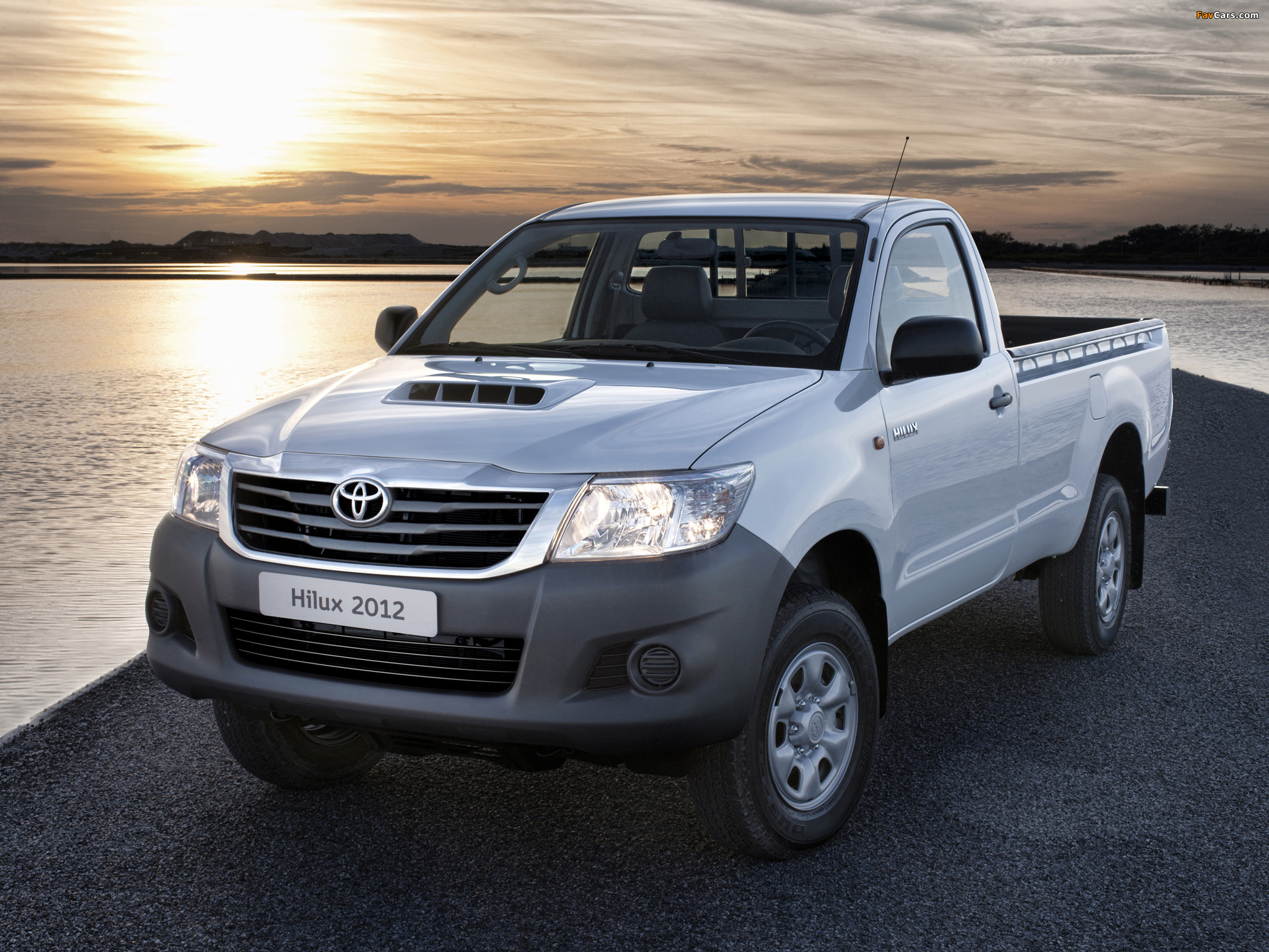 Toyota Hilux Regular Cab 2011 wallpapers (2048 x 1536)