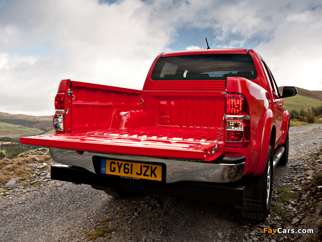 Toyota Hilux Double Cab UK-spec 2011 wallpapers (640 x 480)
