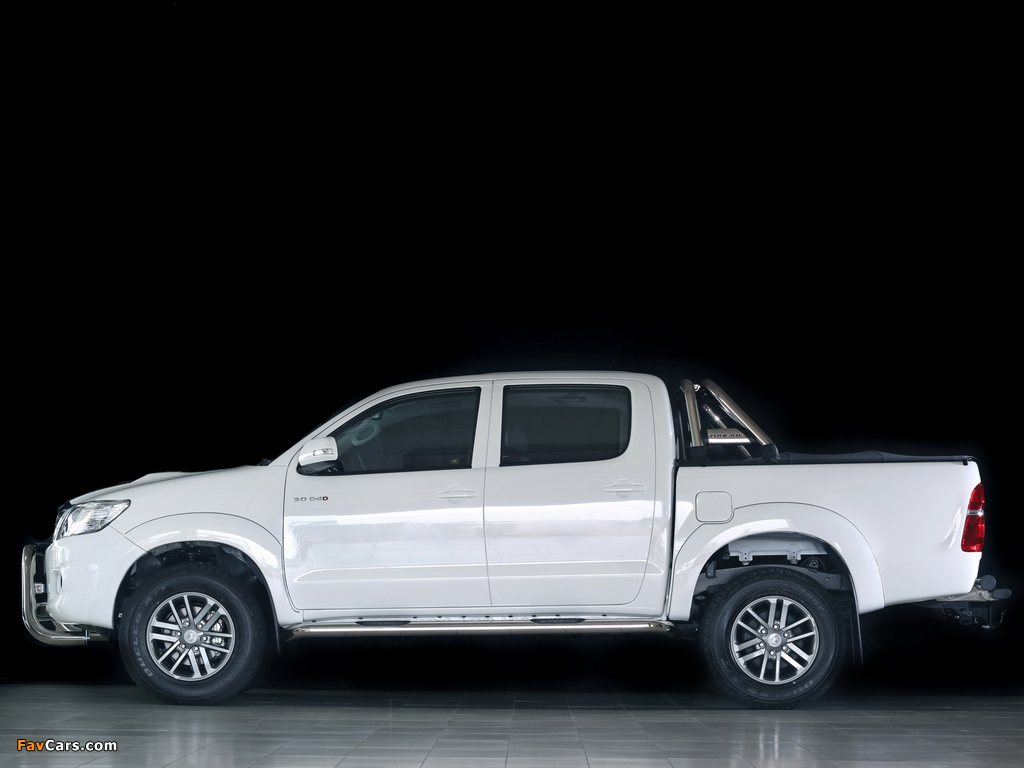 Toyota Hilux Dakar Double Cab 2014 wallpapers (1024 x 768)