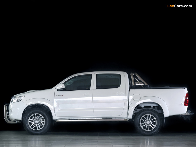 Toyota Hilux Dakar Double Cab 2014 wallpapers (800 x 600)