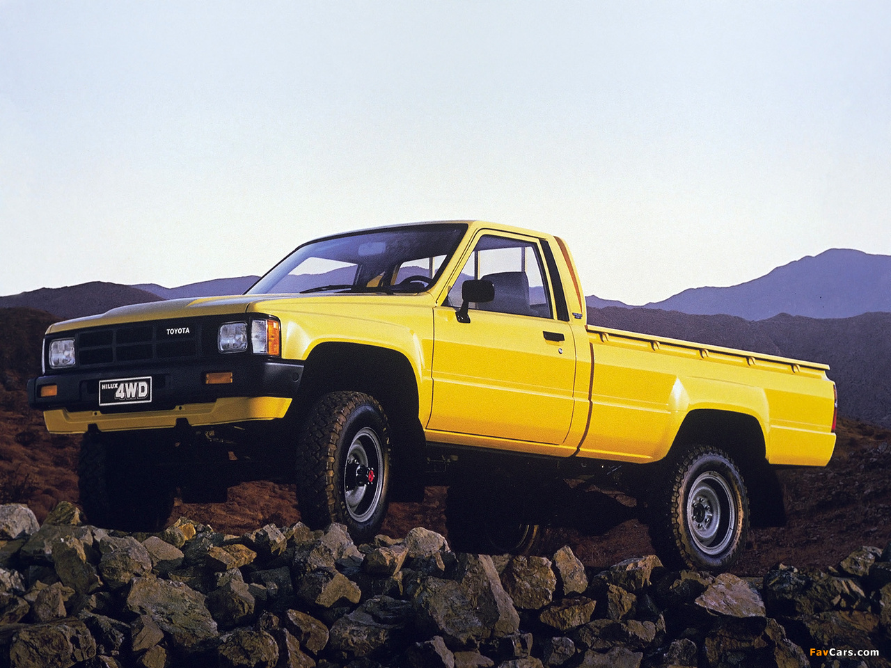 Toyota Hilux Regular Cab 1983–88 wallpapers (1280 x 960)