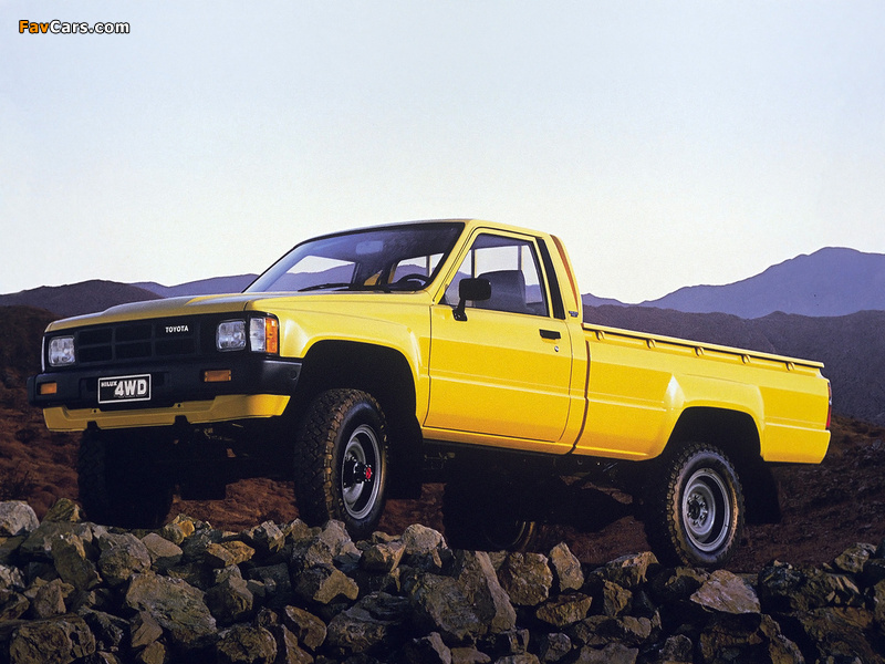 Toyota Hilux Regular Cab 1983–88 wallpapers (800 x 600)