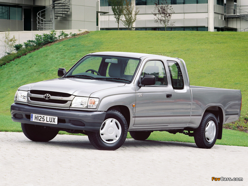Toyota Hilux Xtra Cab UK-spec 2001–05 wallpapers (800 x 600)