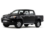 Toyota Hilux Double Cab UK-spec 2005–08 wallpapers