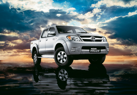 Toyota Hilux 3.0 4D Turbo Double Cab 2005–08 wallpapers